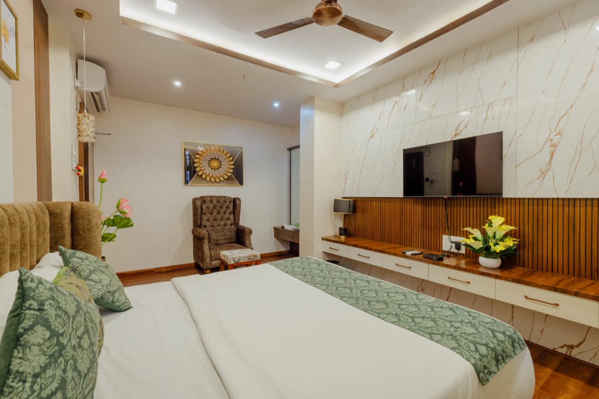 Balkrishna Suite photo 5